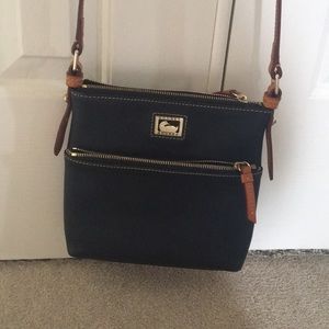 Dooney & Bourke Pebble Grain Letter Carrier bag